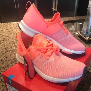 new balance nergize cheetah